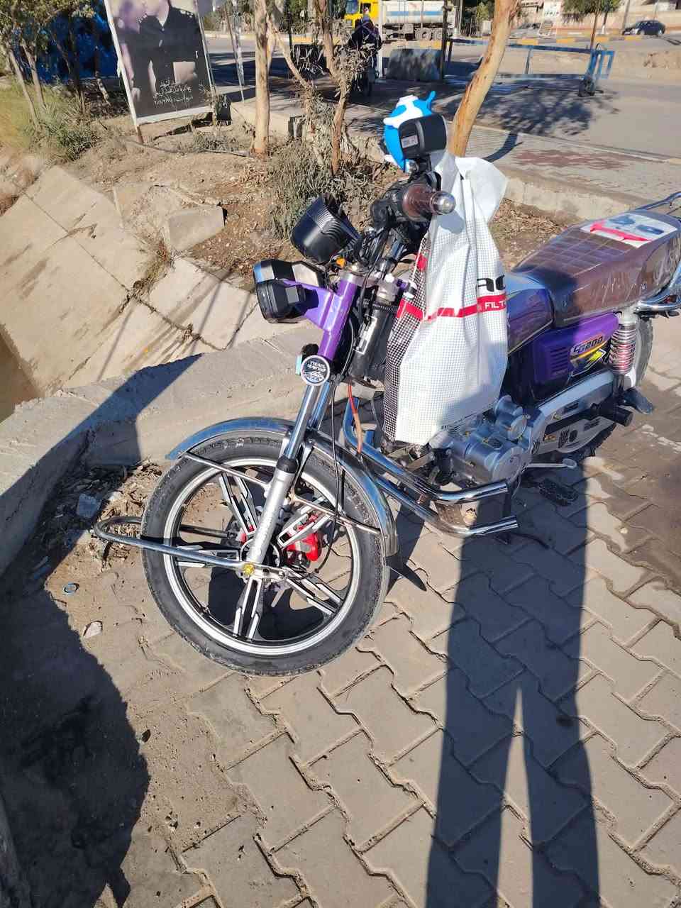 السلام عليكم سيفان للبيع موديل 2024 المحرك 200c المحرك مامفتوح الدراجة نضيفة الوراق موجودة السعر 650  الماكن ديالى  تقاطع القدس  الرقم ***********
