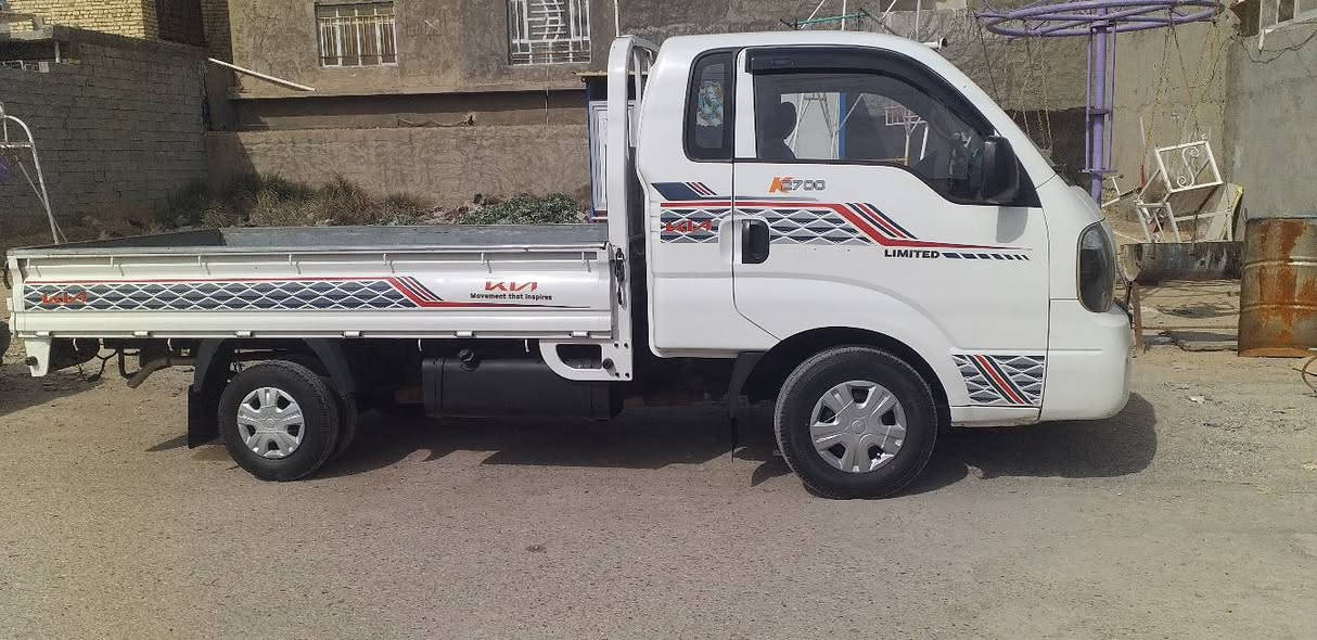 السلام عليكم للبيع كيه موديل ٢٠١٧ رقم واسط سنويه مجددة تخم تاير مكفوله من ظربه وصبغ وتبديل مكينه لا صرف ولا بخار سيارة جاهزة للعمل مكان بغداد السعر ١١٨ورقه وبيهه مجال ***********
