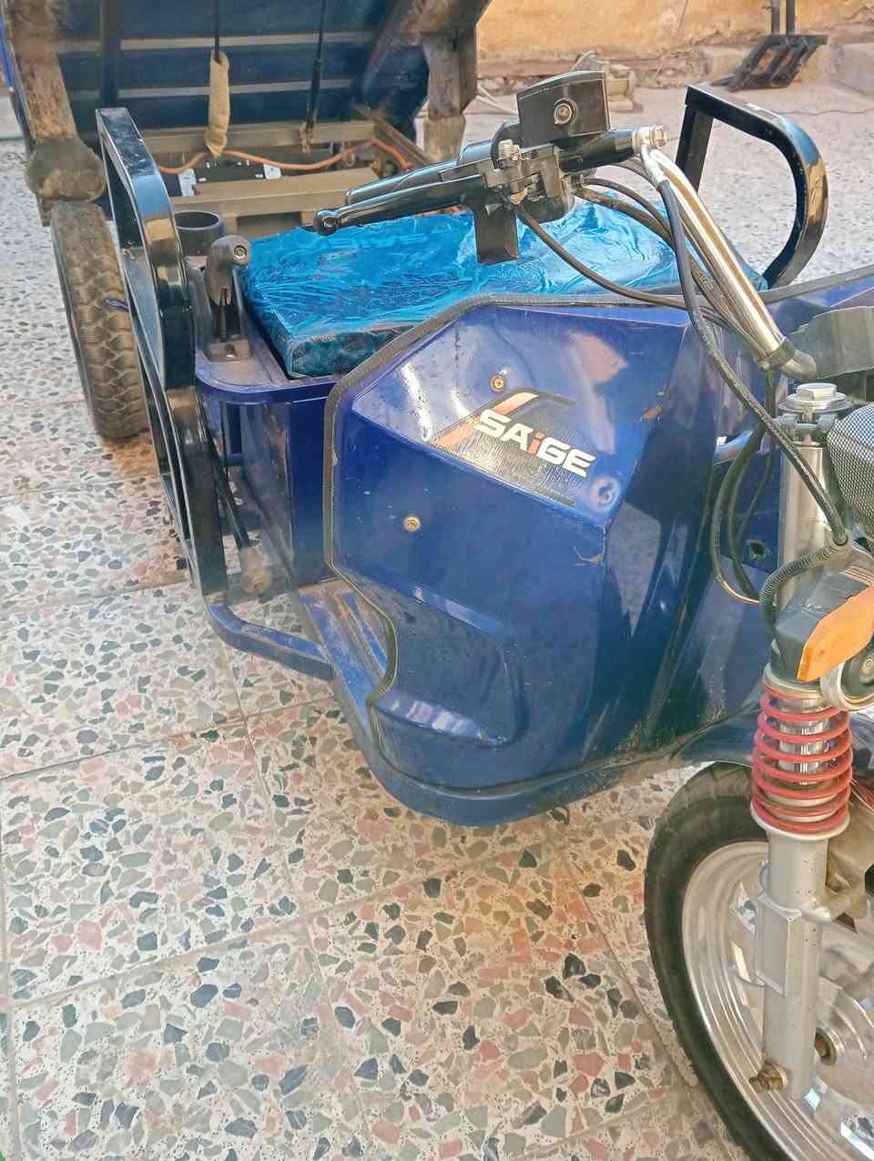 سلام عليكم ستوتا شحن الحجم الكبير 6باتري اي نقص مابيها السعر مليون وميا بغداد مدينه الصدر الحميديه 
رقم***********
