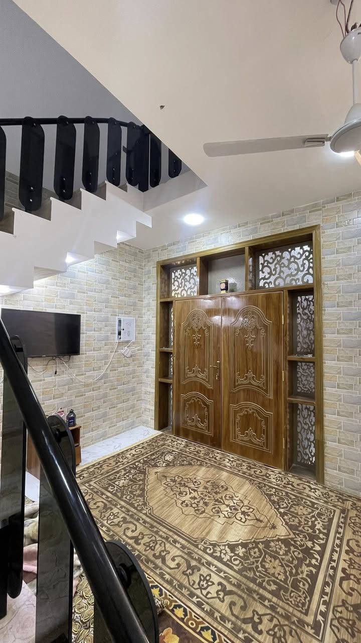 بيت للبيع زراعي سند 25 طابقين بناء حديث (سنه 2025)
المساحه /100 م 

🌏#الموقع /حله /شارع 80 جهه كربلاء -خلف نون مول 

يتكون البيت من الطابق الاول :مطبخ -صاله -كلدور-غرفه نوم -مجمع صحيات 2-

الطابق الثاني:غرفتين نومً-مجمع صحيات 

للاستفسار اكثر مراجعه مكتب{#اضواءالمدينه}

يتوفر لدينا كافه العروض بااسعار مناسبه -بيوت-قطع -دوانم 

🌏#عنوان المكتب /حله /بدايه شارع 80 جهه كربلاء-مقابيل اسماك الشجيري ☎️***********
