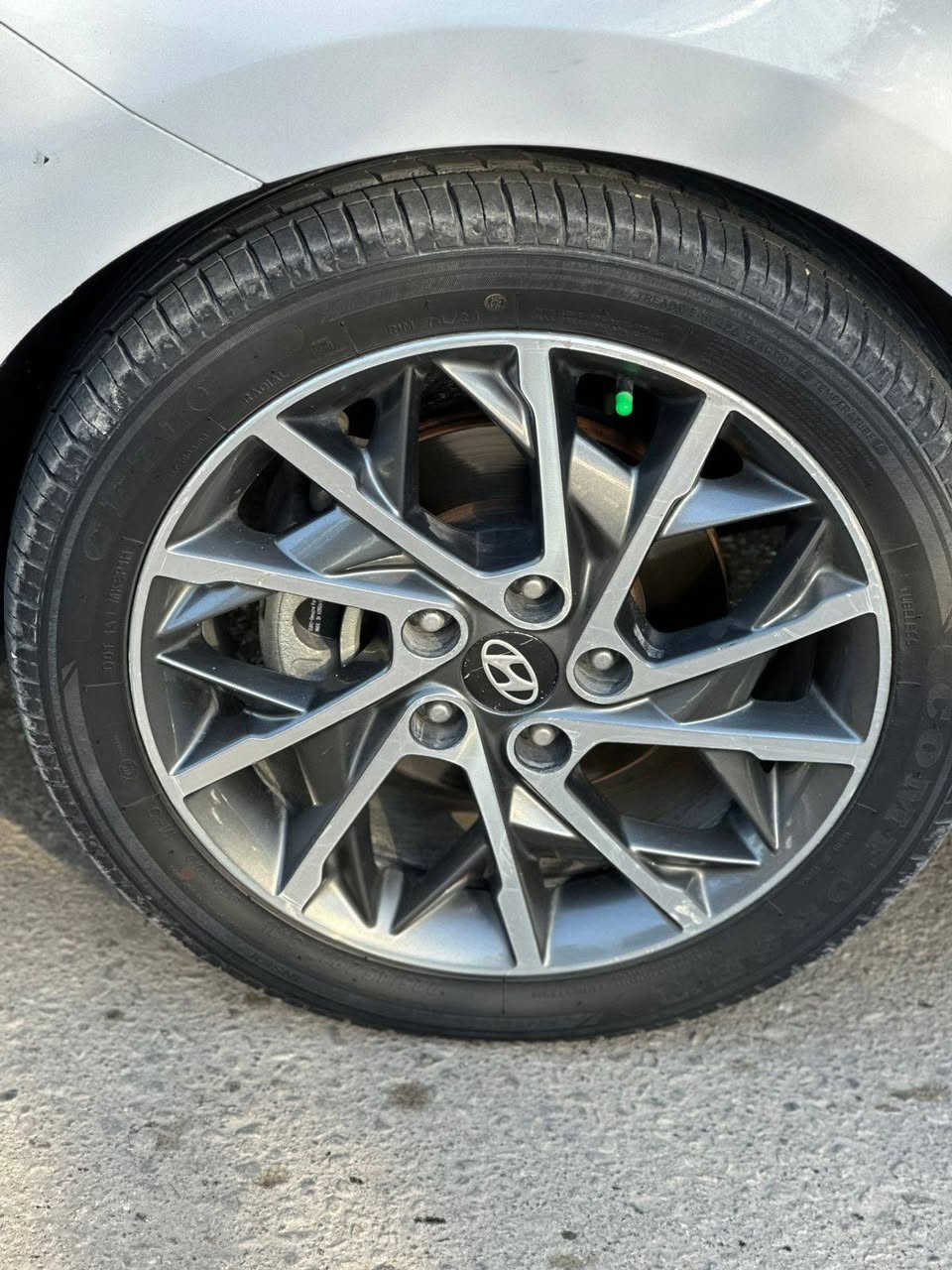 سلام عليكم
النترا 2020 خليجي

فول مواصفات للاخير 1/1

شركه الگاصد لتجارة السيارات.. 🛡

مكفولة من الصبغ والتبديل كفالة عامة

ـــــــــــــــــــــــــ

مواصفات 

فتحه سقف سلايد روف 

بصمه تشغيل وابواب وصندوق 

تبريد قطعتين 

حساس امامي وخلفي 

لد امامي 

شاشه وكامرة

مكينة 2000 دوش 

رقم بغداد بإسمي تحويل مباشر 

سيارة جديده بوضع الشركة بلعافيه ع الياخذها 

ماشيه 58  klm

رقم ***********

السعر : 174📩

⚡ مكان السياره بابل 

☄️ملاحظه /  سياره بيه نص الدوسه عكس سايق رش صبغ بدون تعديل او معجون 🔴

 فقط.
