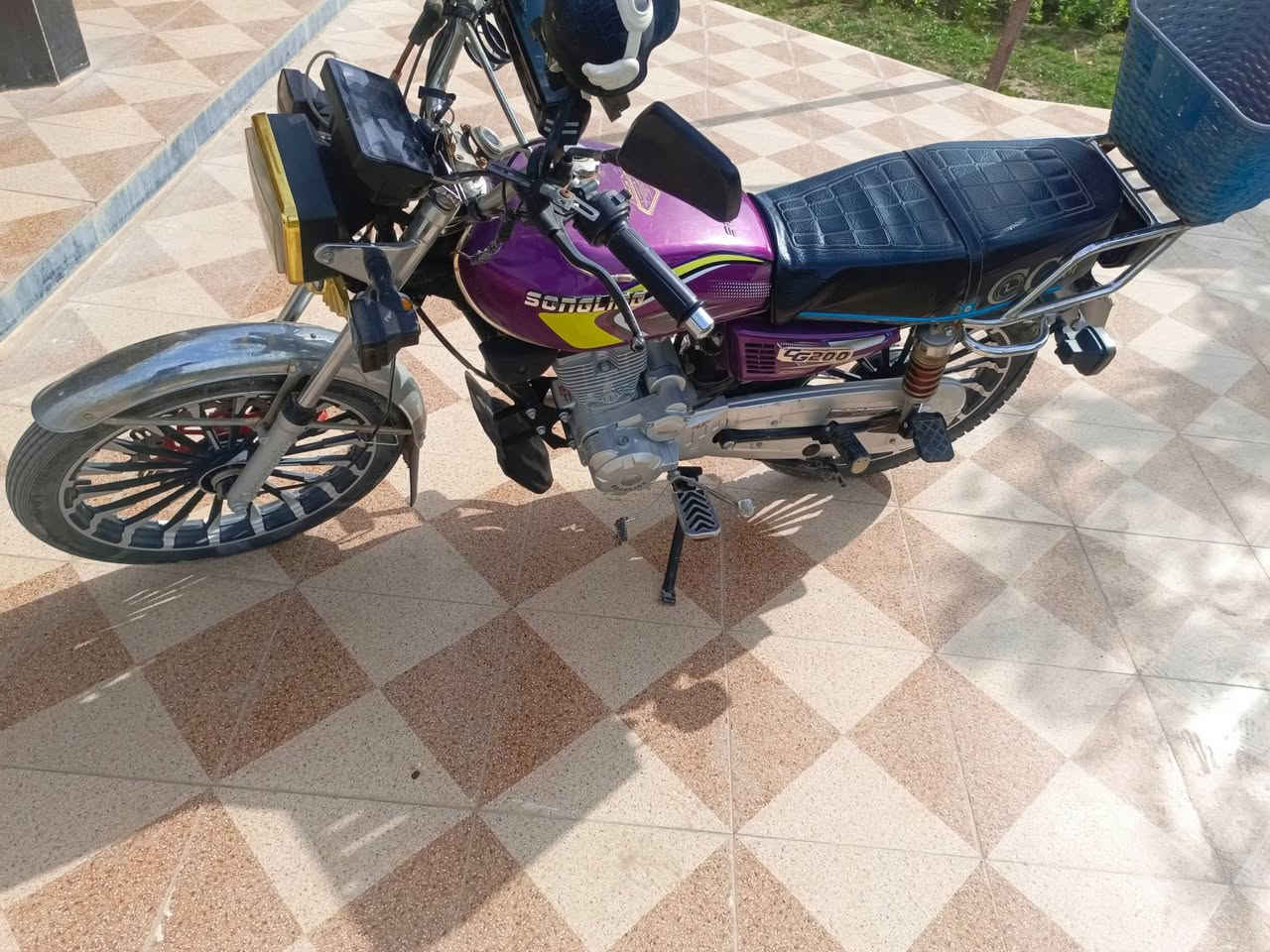 سلام عليكم
دراجه البيع

سيفان مديل 25

ورقه وحده بس كورتونيه

محرك 200

دراجه كله شغاله 

ال سعر 725وبي مجال 

مكاني ديالى الخالص التحويله ***********
