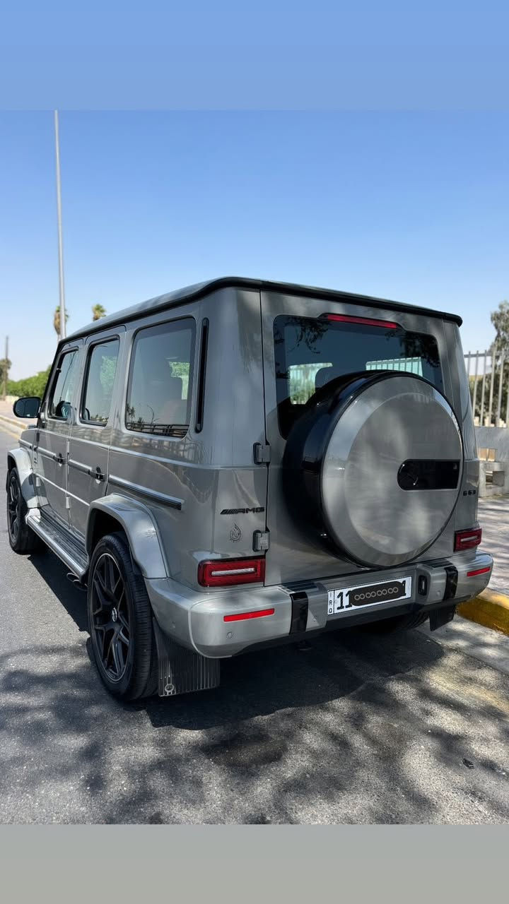 ‏2022  63 Mercedes-Benz G-Class 
جي بيع او مراوس سمنتي 2022 فئه 63  الماني 
ضمان دولي  بصمتين مغلفه PPF رقم بغداد 
كفاله عامه من كلشي فول مواصفات 🩵

المواصفات 1/1 
بصمه 
سلايد 
جلد 
كراسي كهرباء
كراسي مساج 
رادار حساسات 
عدد كامرات 5 
عداد المشي 26mi 
الى اخر معروفه مواصفات G
--------------------------------------
موقع السياره بغداد كفاله عامه من كلشي وبيها سونار 
مغلفه PPF ضمان وجديده جدا رقم بغداد الجناي فقط
الرقم : ***********
