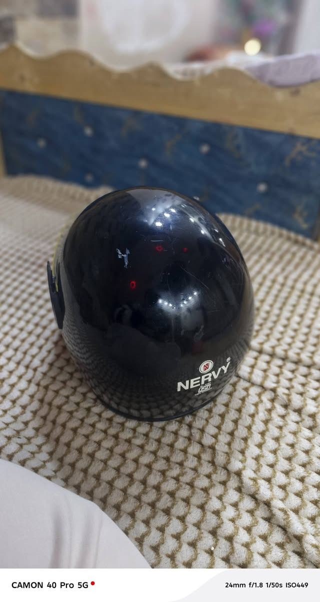 السلام عليكم خوذه يابانية بالة للبيع السعر قيم بل يرضي الله الرقم *********** المكان كربلاء الحر
