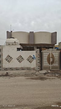 بيت ركن • ١٠٠م+١٠٠م قطعة • خلف مطعم جواد