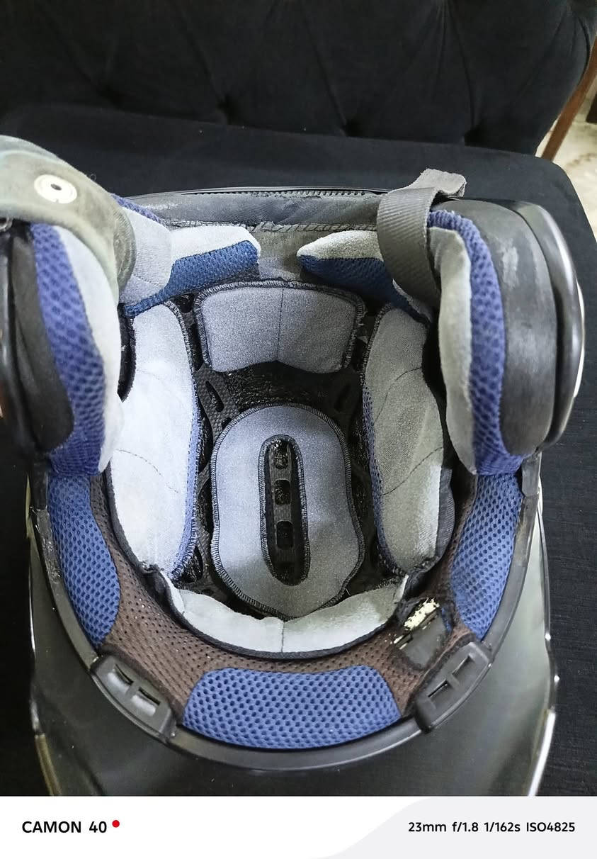 أسعد ألله أوقاتكم اخوتي الطيبين خوذه أراي نضافه ٩٠ ٪وبلاديه وصبغهه  هم بلادي  جامتهه هم جديدة لك وموضح بلصور وسعرها هم حلو ٢٠٠ وبيهه شويه مجال 
الأعظمية مدخل شارع الاطفاء رقمي
***********
وكل الهله بلغوالي
