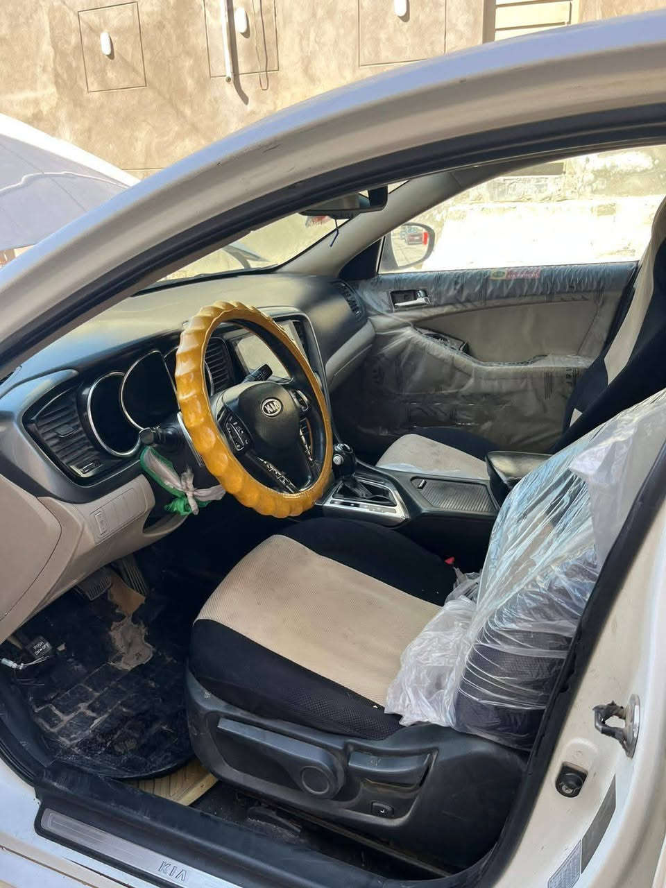 سيارة اوبتيما للبيع
موديل 12 خليجي

رقم اربيل

مكينة 2400 جديدة ما مفتوحة

تبريد امامي وخلفي

بصمة السيارة 

تخم تاير حداديه جديدة ماناقصها شي

واكو شق صغير بالبنيد 

السعر: 110 وبيها مجال 

للتواصل على الرقم ***********

مكاني محافظة الديوانية
