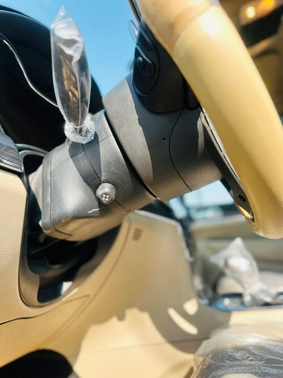 سلام عليكم جيب كراند شيروكي لميتد فول مواصفات خليجي كفاله عامه ماشيه ٦٠ ألف معروفه مواصفاتها ميحتاج اكتبها مكان السياره المسيب للاستفسار الاتصال ***********
السعر ٣٢٥بيها مجال بسيط
