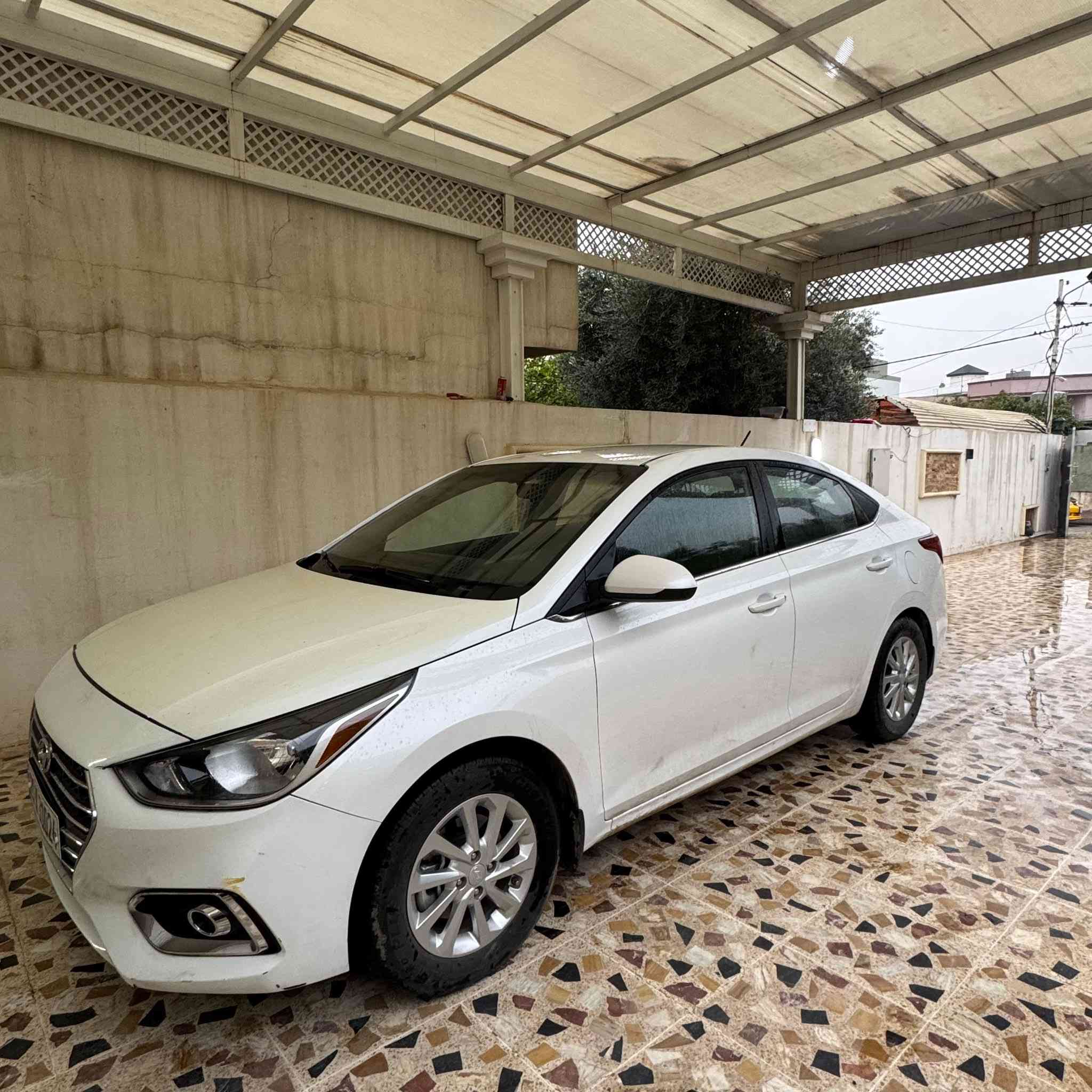 السلام عليكم اكسنت واراد كندي موديل 2021  محرك 1600 رقم سليمانيه باسمي تحويل ثاني يوم ضرر موضح السعر 125 وبيه مجال ***********
