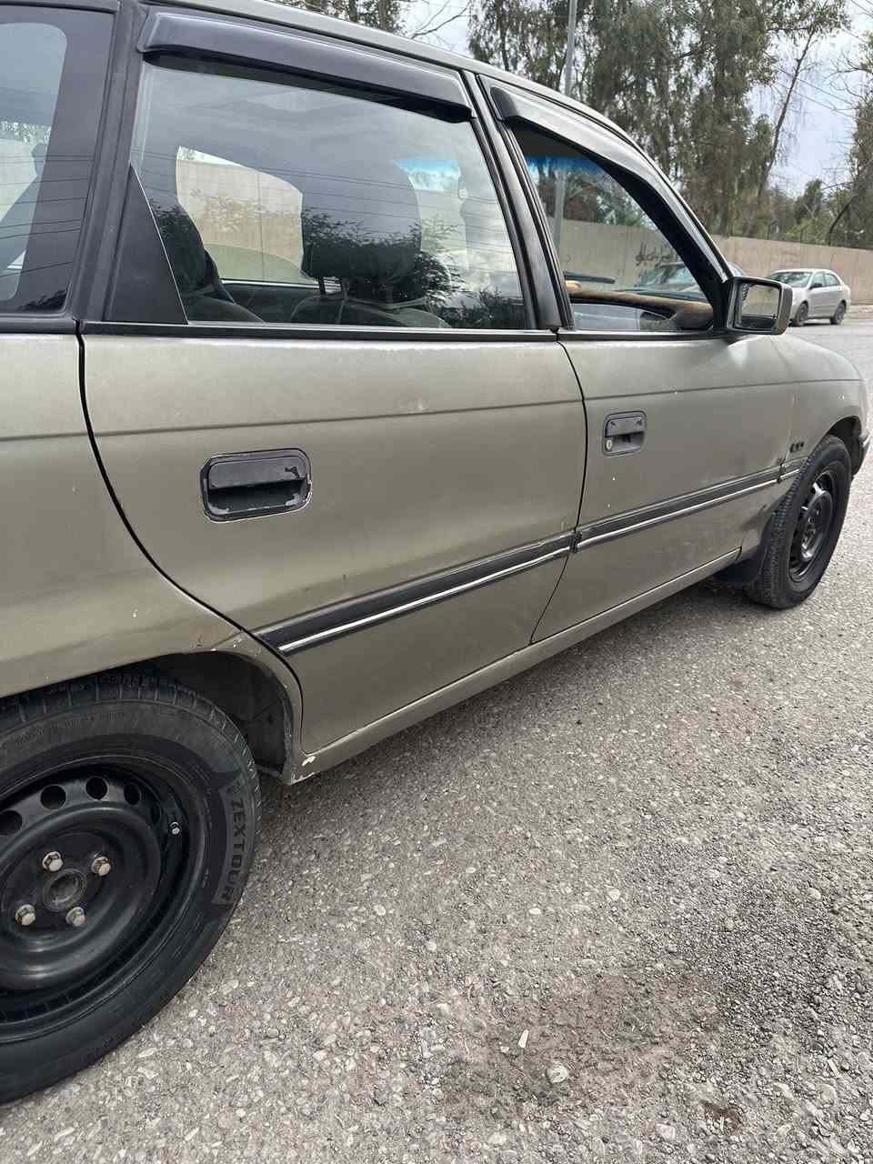 سلام عليكم استرا موديل 92 محرك 18 كهربائية كامل كير محرك شرط صدر تخم تاير جديد باتري جديد مسجل شاشه سنويه لحد 27 بطاقه بانزين عنوان كركوك حي الواسطي سعر (38) بي مجال ***********
