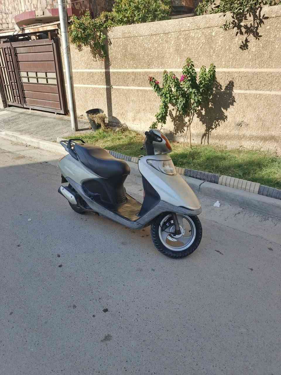 دراجة البيع سبيسي بلاديه نكره سلف حلوه تايرات جداد شلعه حلوه مكينه حلوه معدل حلو دبلات جداد مكاني بغداد شراي يتصل ***********سعر خاص
