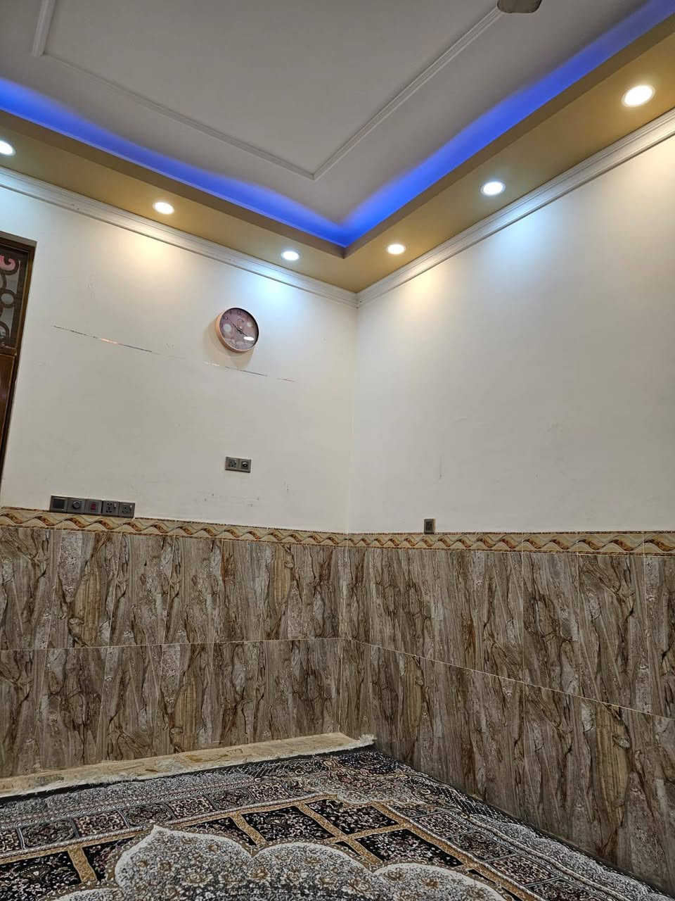 دار للبيع في حيل الجامعه مساحه 125 .***********
