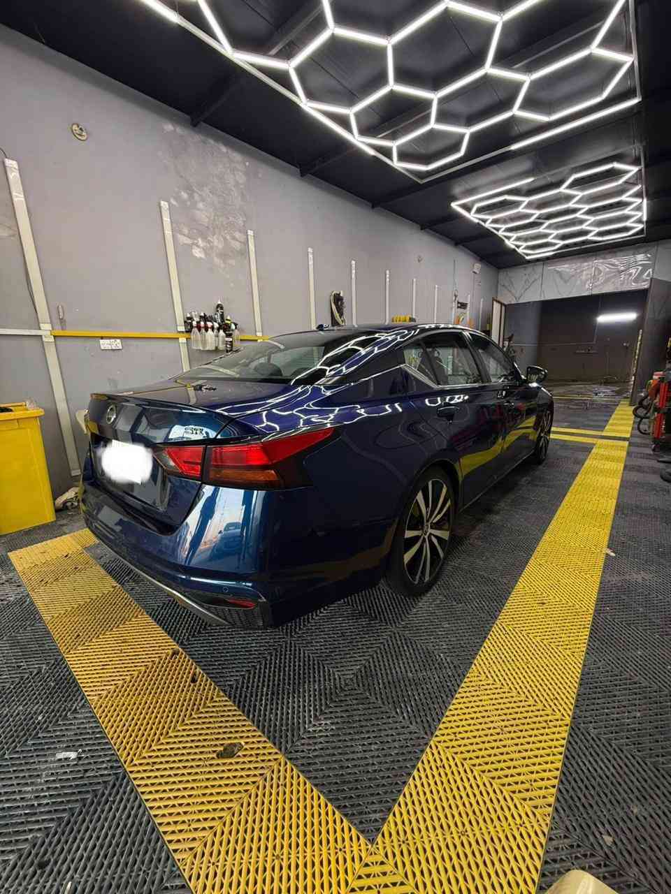 السلام عليكم
Nissan altma SR 2020 
للبيع السيارة رقم معوقين حجزها ينفتح بـ 2027
حادثها بنيد وچاملغ
مكانها الديوانية 
سعرها   110$
***********
