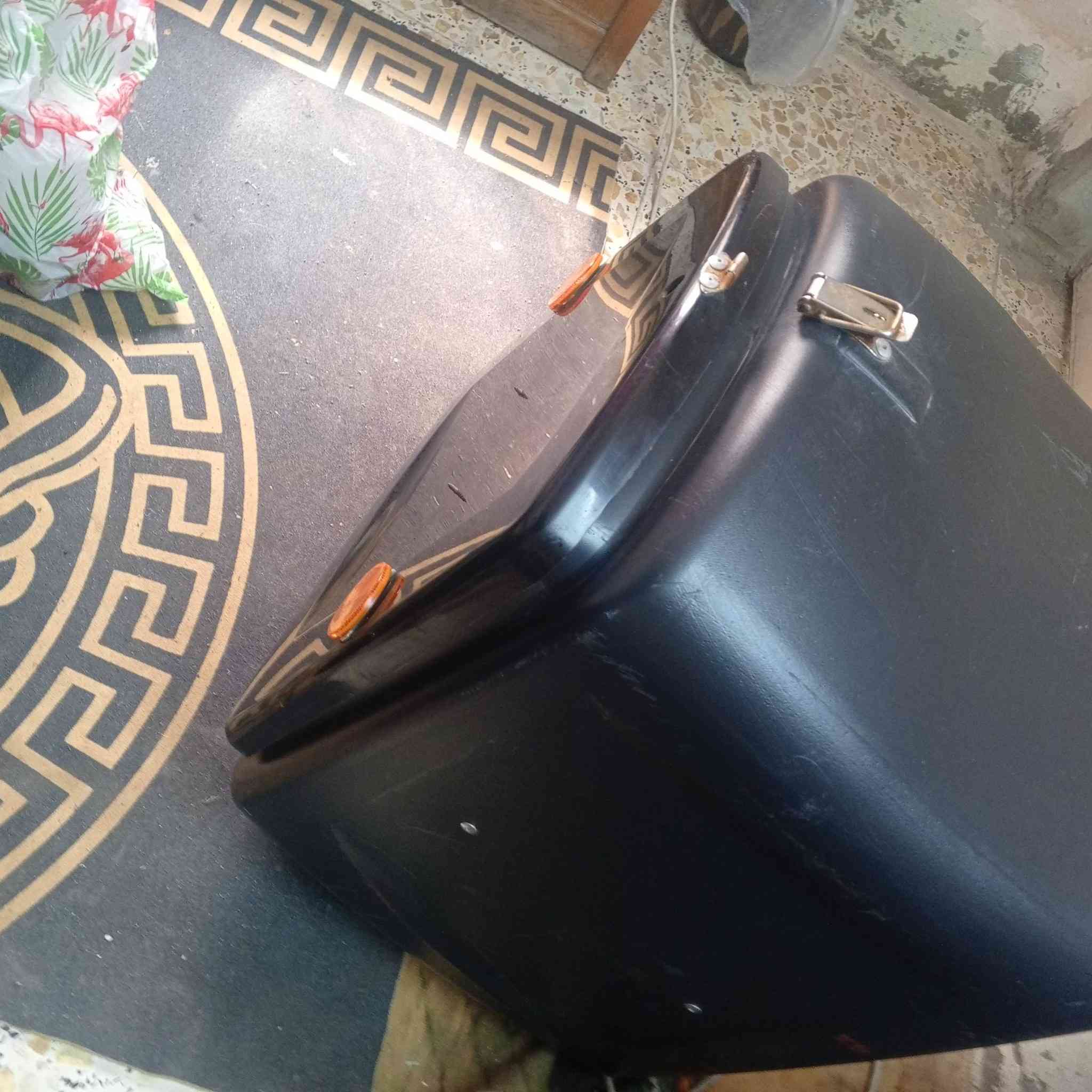 سلام عليكم
صندوك نضيف متل شغل هوه وليطه كامل بكان بغداد كميره قرب جزيره سياحيه 
سعر 30 .... الاستفسار *********** واتساب فقط
