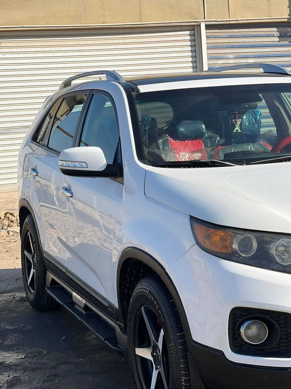 السلام عليكم سورنتو V6 2010
بنوراما 
كشن كهرباء
6سلندر 
سبعه راكب
شاشه وكامره
دوسات جانبيه
عليها ويل نجمه وتخم تاير كوري اصلي
مكينه مفتوحه اني مشتريه هيج والمكينه عليه ادامة سيرفز كامل لاتبخير ولا تنقيص شلعه ومعدل خير من الله

بنيد مبدل بدون ضربه
سونار مرفق ويه الصور
***********
