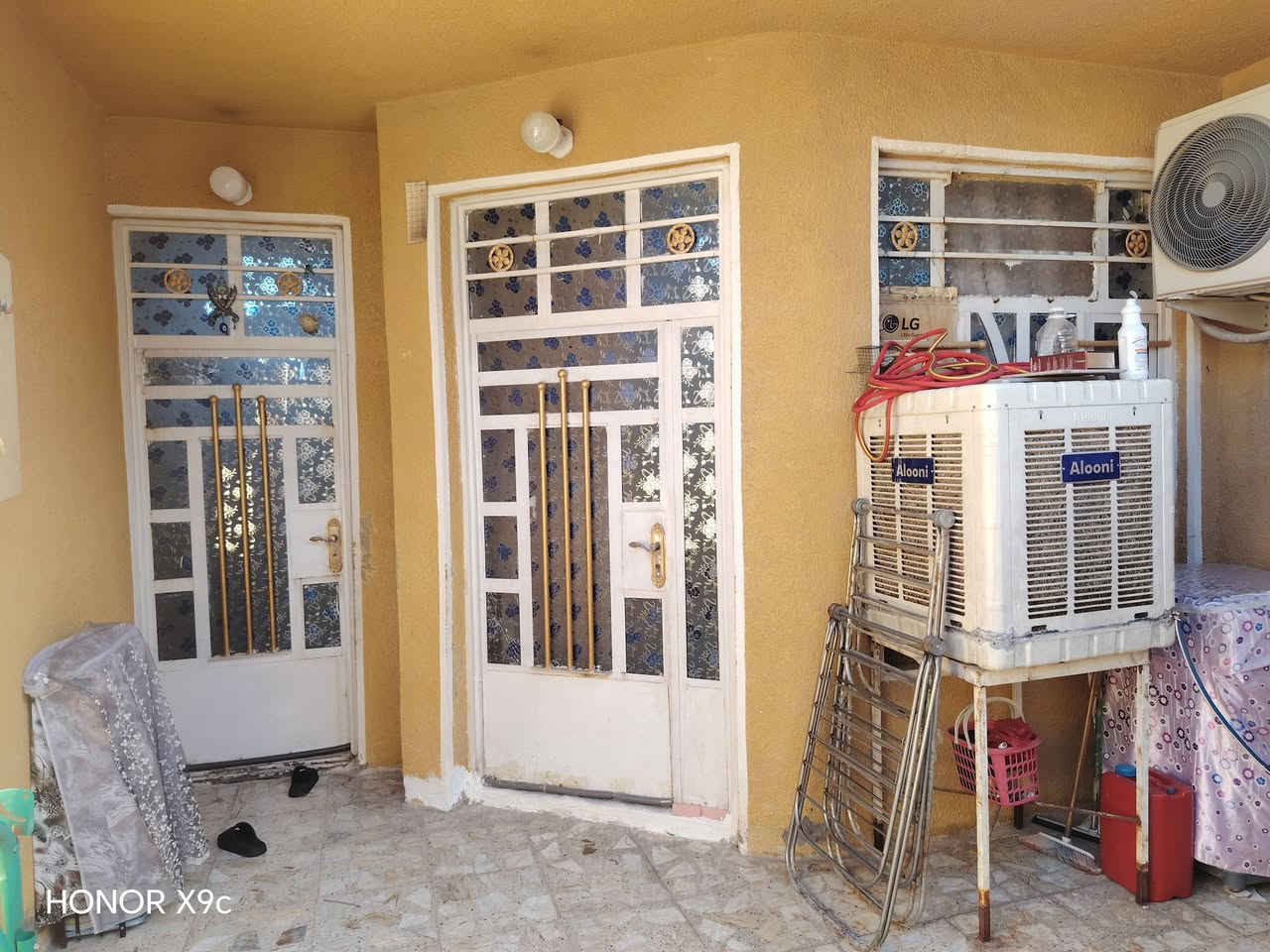 بيت للبيع 100متر5×20 الحسينية منطقة 4000 قرب ابو سنان الوكيل محلة 211 بيت بناء سنة 2019 عالي على الشارع موجود صور وفديو للبيت الي يرغب ادزهن خاص ***********
