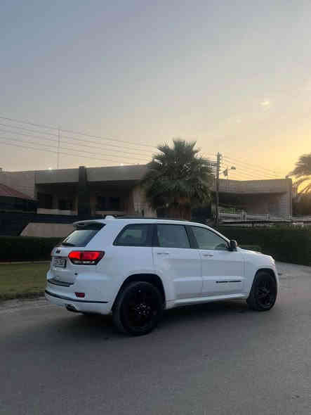 السلام عليكم جيب اس 2022 خليجي فوووول رادار امامي داخل احمر فول للاخير مكفوله كفاله عامه ماشيه 29 الف رقم بغداد باسمي الجديد والسعر 39600$ وبيها مجال جدا بسيط للاتصال *********** بغداد
