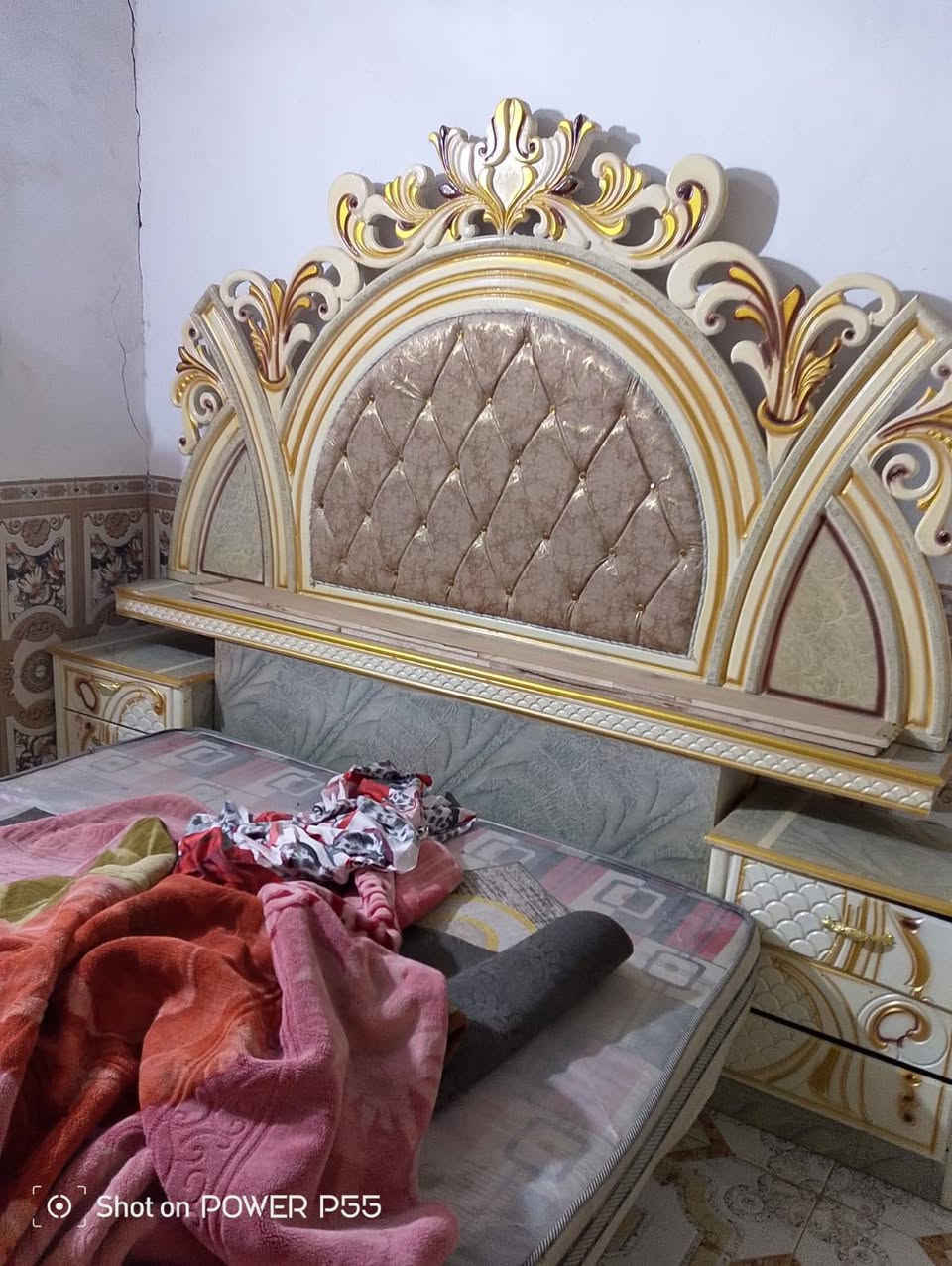 نظيف ودرجة أولى 
للبيع غرفة مرتبة 
***********
مكاني الزبير
