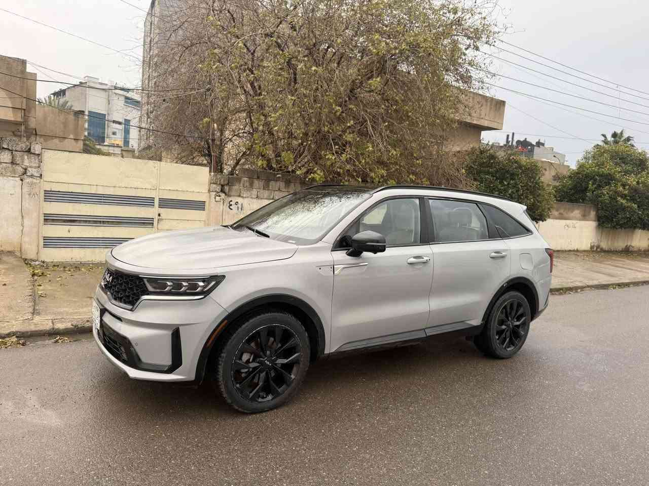 سونتو 23
فول فول مواصفات واحد على واحد 
صور الحادث موجود صبغ عام 
السعر 170 
المكان موصل 
للاستفسار ***********
