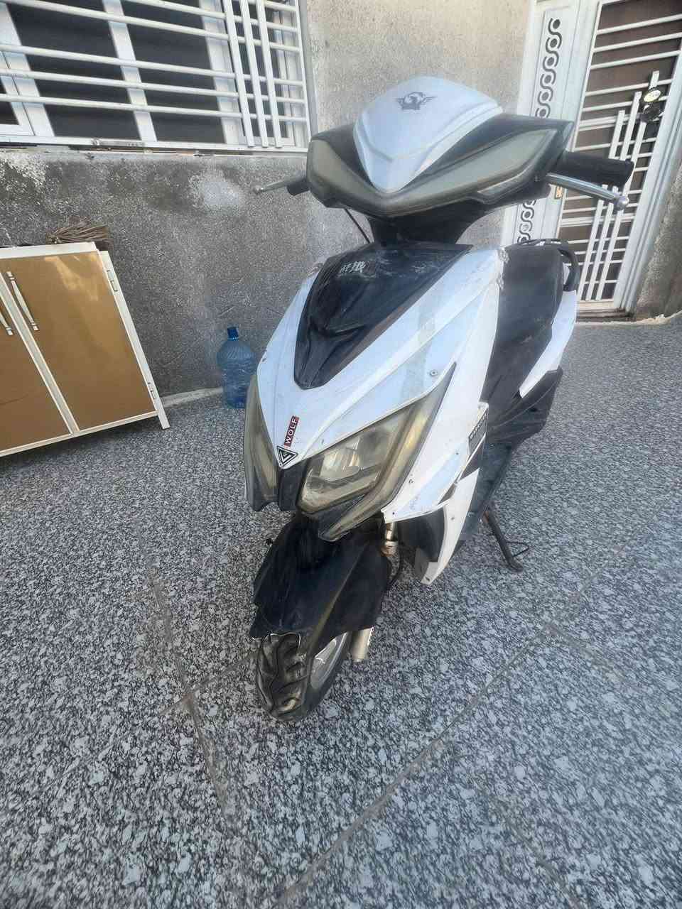 دراجه للبيع افس  مستخدمه بيها عطل.                                    سعر ١٠٠بيهة مجال لشراي يتصل ع رقم بي واتساب ***********
