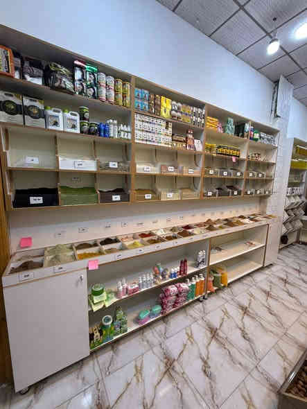 رفوف خشب للبيع مستعملات 3 أشهر
محل كرزات أو اسواق يرهمن 
للإستفسار المراسلة أو الاتصال على الرقم ***********
