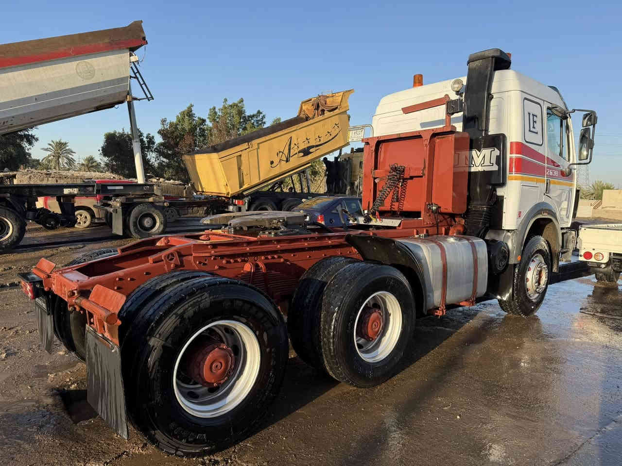 السلام عليكم كرواتي مديل 1993 اصل سنكل خلفي مجموعه جي اف كير قليج 155 مكينه ٨ سياره مكفوله كفاله عامه منظومه قلاب مربوطه صهريج سنويه 2027 جاهزه للعمل الاتصال *********** سياره متواجده بمعرض الهيثم بل تاجي
