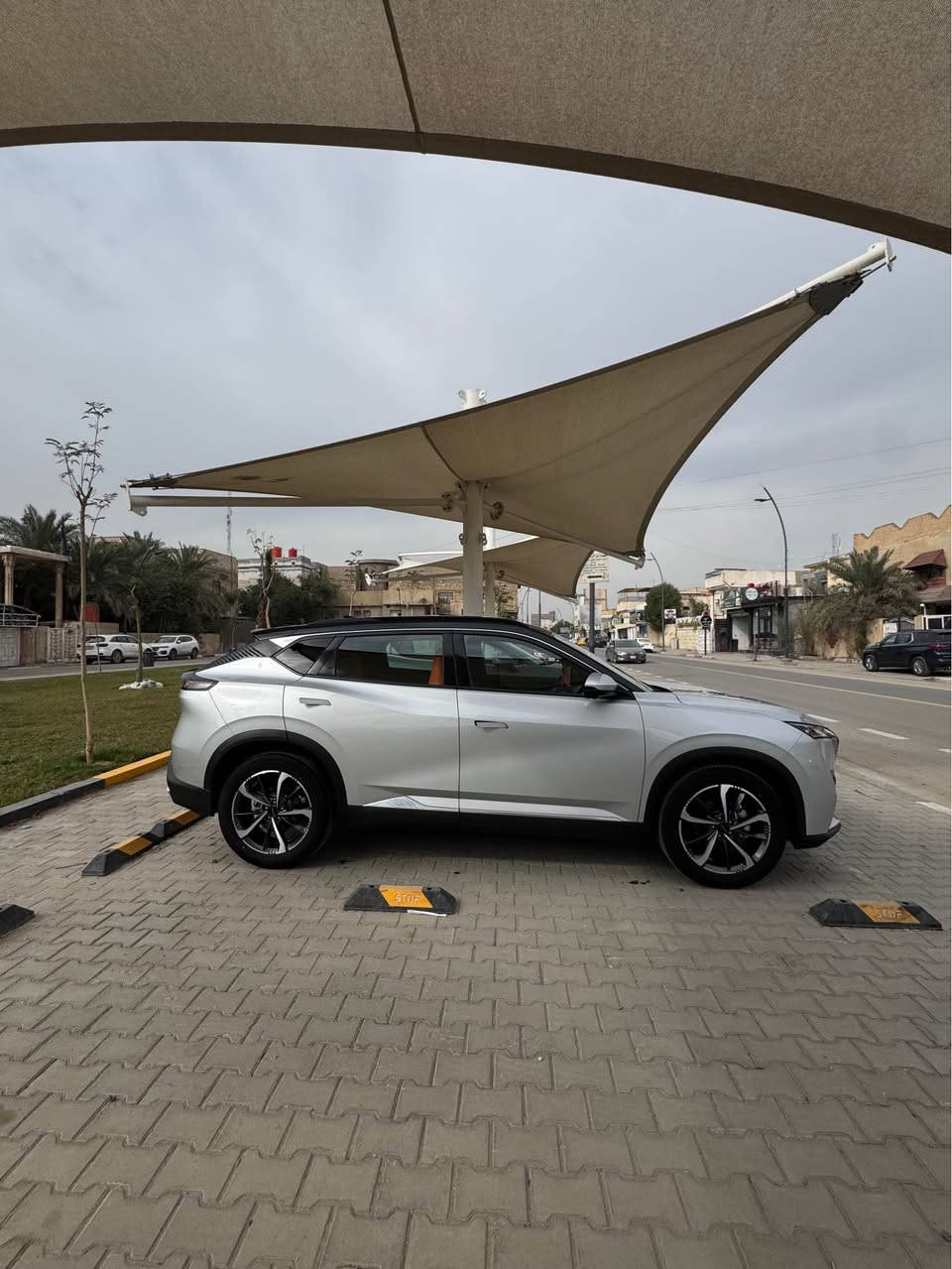 دونك فينك ميگ   رقم بصرة شبه مميز باسمي ضمان شركه ليث العبيدي ٦ سنوات و200000كيلو متر  محرك نيسان روج السياره ماشيه ٢٠ كيلو
التصميم الخارجي للسياره جدا عصري ورياضي  تحتوي السياره على اضاءled
مع التحكم بعدسه اللايت وجناح رياضي 
وصندوق كهرباىي السياره بيها نضام اتزان بالمرتفعات يعني بيها نضام يخليها تمشي المرتفعات بكل سهوله ونضام تثبيت سرعه محرك 1500 تيربو بعزم دوران ٣٠٥ نيوتن يعني طياره بناقل حركه ٧ سرعات يعني كل ١٠٠ كيلو ٧ لتر  طبعا السياره بيها مواصفات أتحدى اي ماركه بيها وكلش هواي سبب  بانوراما مع سقف اسود اعلى فئه بالميك 
السياره كملت ١٨٥ ويه ترقيم وجاهزه وربع ماتصرف عليها من كل نواحي
السعر لبيع ١٧٥ وبيها مجال
رقم الهاتف *********** البصرة, العراق
