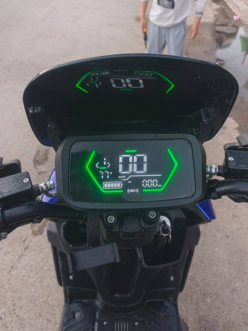 السلام عليكم دراجة اباتشي للبيع دراجة جديدة قبل شهر اخذتهة 
6بطاريات مصطرة 
سرعة 100
قفل ستيرن 
انذار سرقة 
لايت عالي ناصي 
دبل إشارة 
ملف 3000
سعر مليون وميتين وبيهة مجال عنواني بغداد الشعلة 
***********متواجد واتساب
