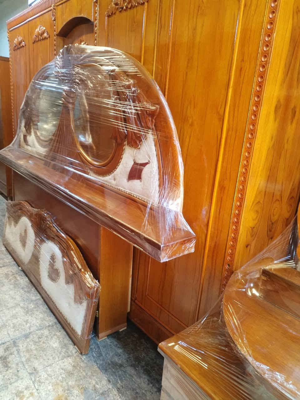 غرفه 5باب حيل حلوه شغل ثقيل ونضيفه السعر 525
***********
***********
