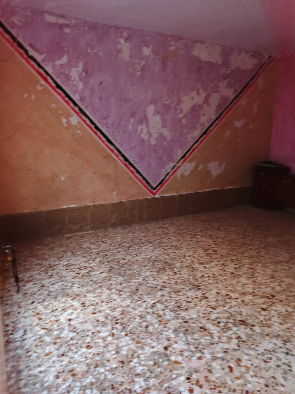 بيت للإيجار يحتوي على:
طارمة بمساحة كبيرة
غرفتي نوم
صالة واسعة
مطبخ
حمام داخلي + حمام خارجي
📍 الموقع: الديوانية – الأحمد – نزلة الشيخ سامي
💰 الإيجار الشهري: 125
📞 للتواصل والاستفسار: ***********
