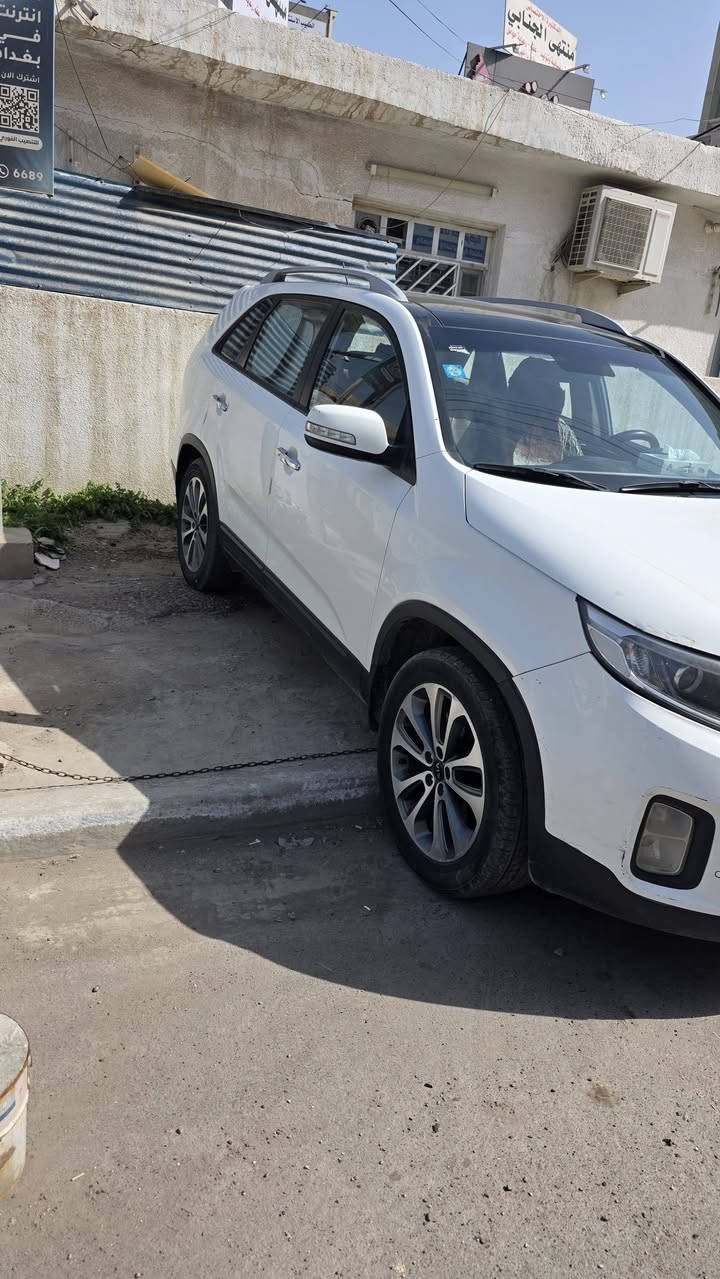 كية سورنتو للبيع موديل 2014 
خليجي السعر 175 وبيه مجال
مكان بغداد دوره
رقم ***********
