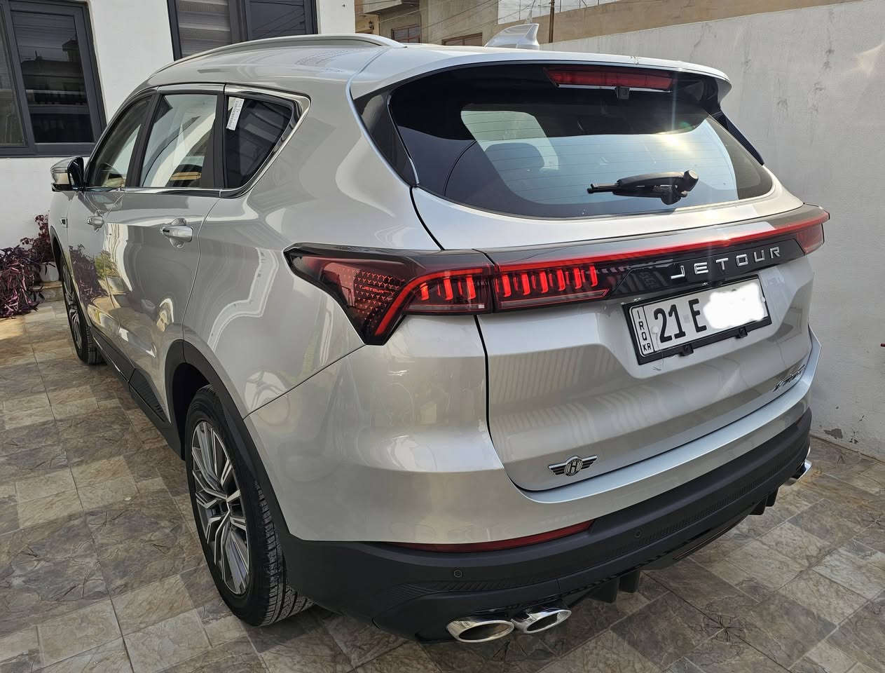 جيتور X70plus اعلة فئة Luxury مواصفاتهة معروفة موديل ۲۰۲۳ بحالة ممتازة جداً ماشي ١٣ الف كيلومتر ضمان شركة هارلم صياناتهة منتضمة السعر ۱۷۹ ومجال بسيط رقمها شمالي سليمانية تواجد السيارة كركوك بيع او مراوسع مع byd
***********
