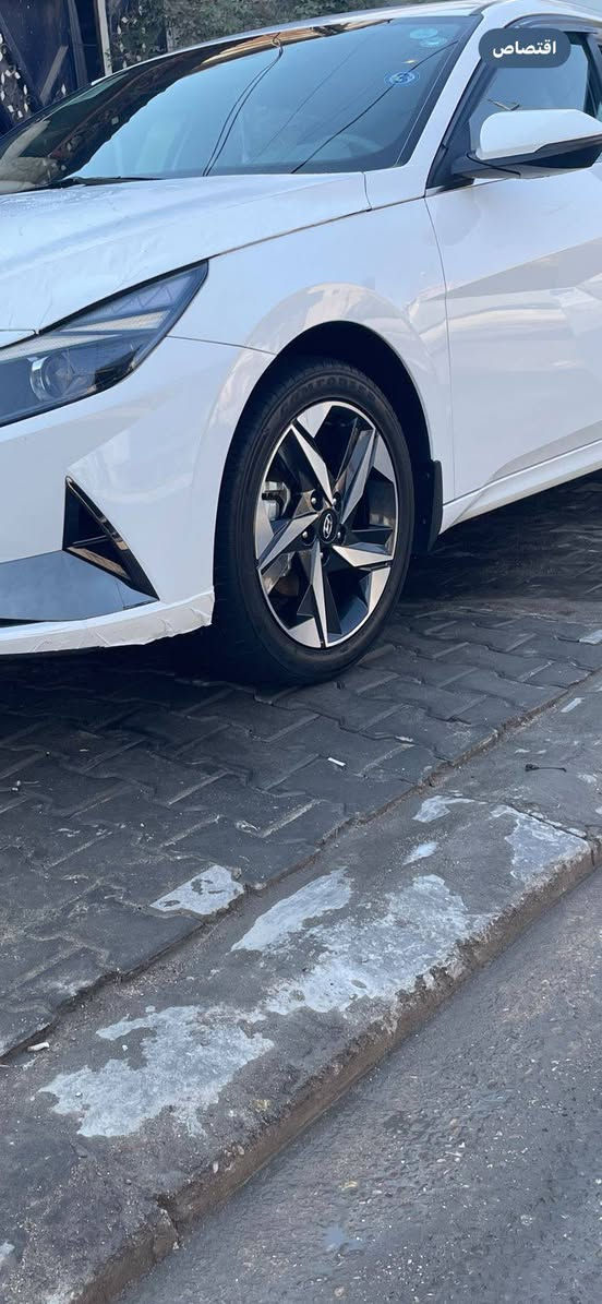 النترا 2023  خليجي فول مواصفات ماشية 42 الف كفالة عامة السيارة جديدة بمعنى الكلمة المواصفات : 
قطعتين تبريد 
تبريد وتدفئة بالكشنات 
تحكم ستيرن 
تخم تاير 
حدادة عامة بالباكيت بلادية ع وضع الشركة 
فول الفول ما بيها برغي نقص كاملة من كل النواحي 
مكان السيارة بالبصرة 
للاستفسار خاص او الاتصال ع الرقم ***********
سعر السيارة 170$ وبيها مجال قليل كلش 
رقم السيارة اربيل وكالة بأسمي
