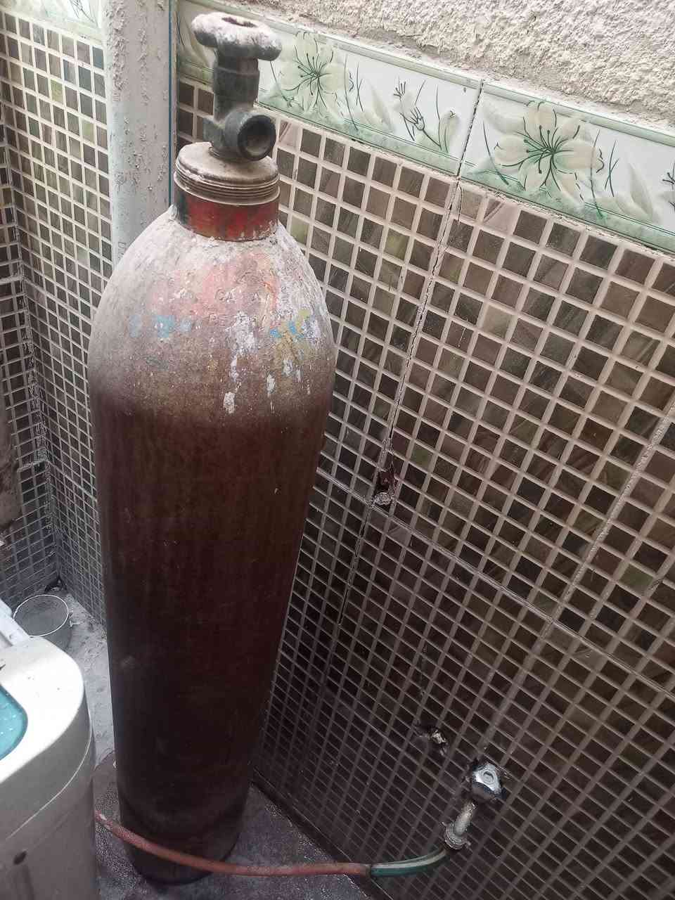 للبيع مكاني الشعب بطل ٧٥ الف  وسيت كامل يده  الحيم ١٥٠ الف  الباقي القطعه على ٥ الف ابيعه شلع  ***********
