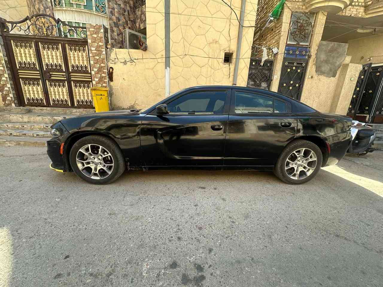 السلام عليكم
دوج جارجر مرمز 2018 كامل 
محرك ٣٦٠٠
فور ويل مفصول
بيه كم رشه صبغ
جاهزه بدون نقص
المكان ميسان العماره  سعر ١١٨مع المجال 

‭***********‬
