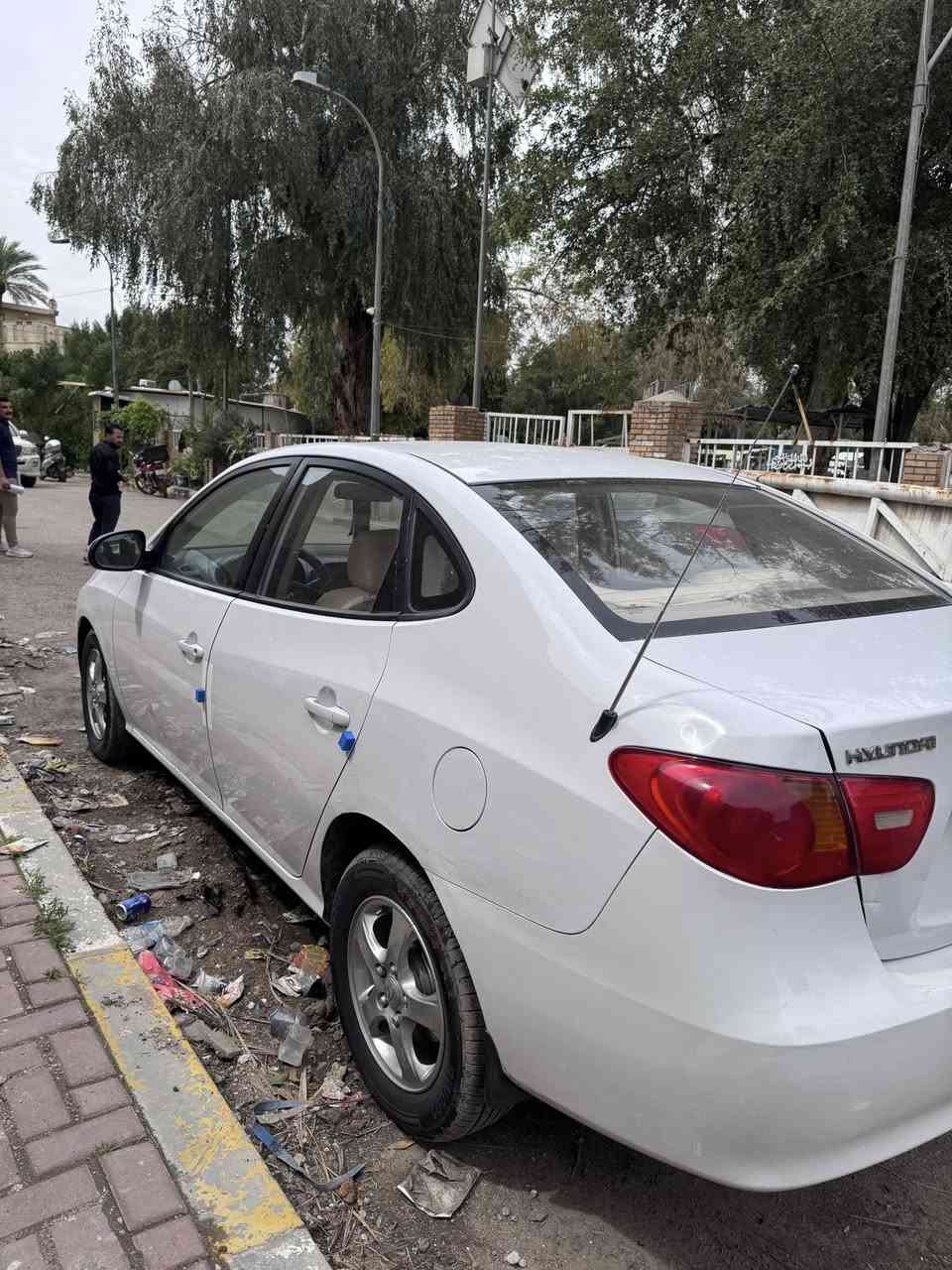 السلام عليكم للبيع اللنترا 2011 بـ اسمي رقم بغداد الرقم الجديد وبيها السونار مالتها المكان بغداد للاستفسار ***********
