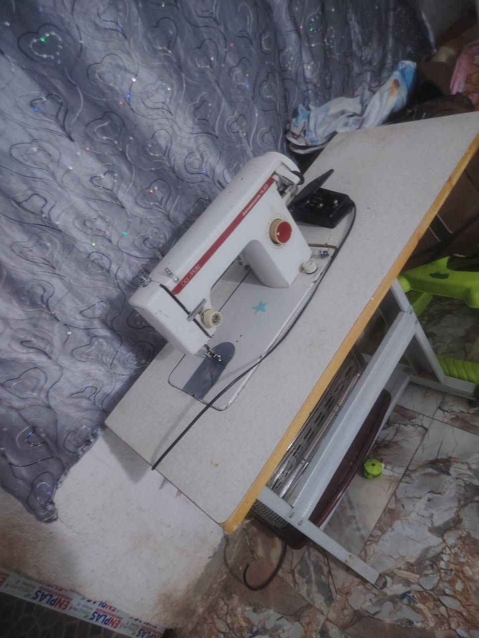 مكينه خياطه استعمال قليل للبيع مكاني الحمزه الغربي اتصل ***********
