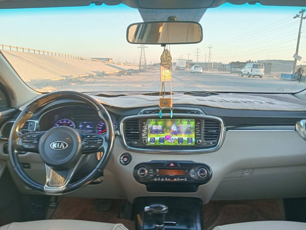 السلام عليكم 
سورينتو موديل 2018
سياره مكفوله بس بيها بارد بدايه البنيد رقم بصره بأسمي محرك 3500 سته سلندر سبعه راكب ثلاث قطع تبريد مرايات شفط تشغيل بصمه اشاره بالمري 
للاستفسار *********** السعر 246
