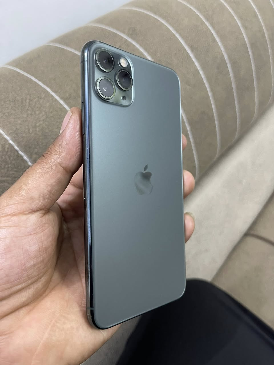 السلام عليكم ايفون ١١ برو ماكس ذاكره ٢٥٦بطاريه ٩٧ كله بلادي كارتون وشاحنه وحافضه مكفول من عطل ومن كلشي السعر ٤٥٠ وبيه مجال بصيط الشراي يتصل ***********
