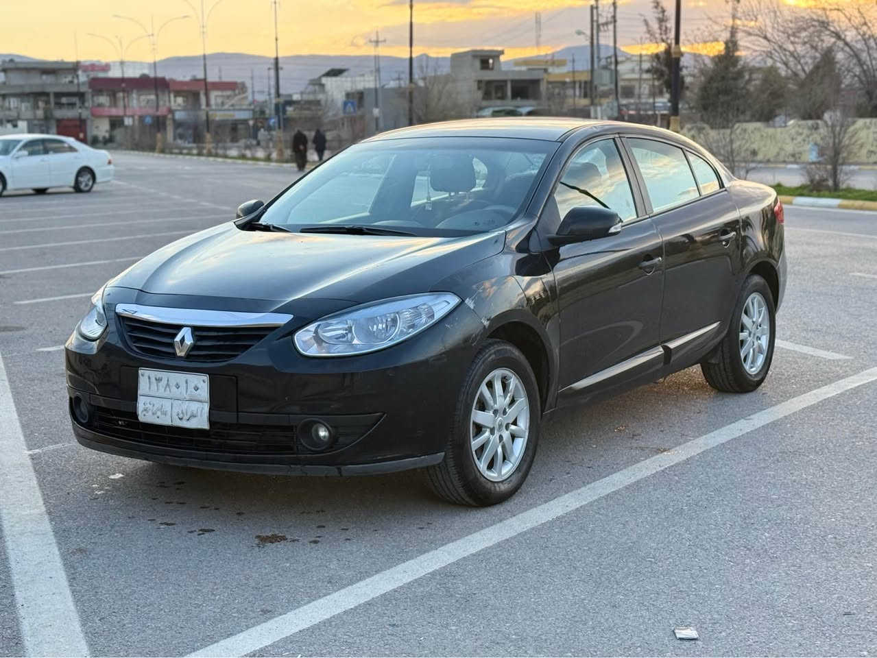 ڕینۆ فلۆنس ٢٠١١  بێبۆیاخ گێڕ و مەکینەی نەکراوە تەوە  
زۆر تند و تۆڵە بێ مەسرە فە سەنەوی بەسەر چووە  سعری ٦٢ گەڵاو مەجال 
سەیارەکە لە زەڕایەنە  بۆ پەیوەندی ***********----*********** دار بنديهكان, السليمانية
