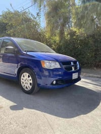 دوج كرفان  موديل 2018  رقم بغداد تحول بل موصل ضرر ربع بوند وجاملغ وربع...