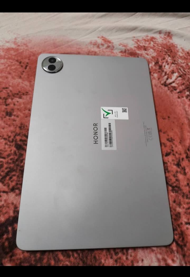سلام عليكم honor10 جديد مع هدية كيبورد
سعر 450بي مجال /***********
