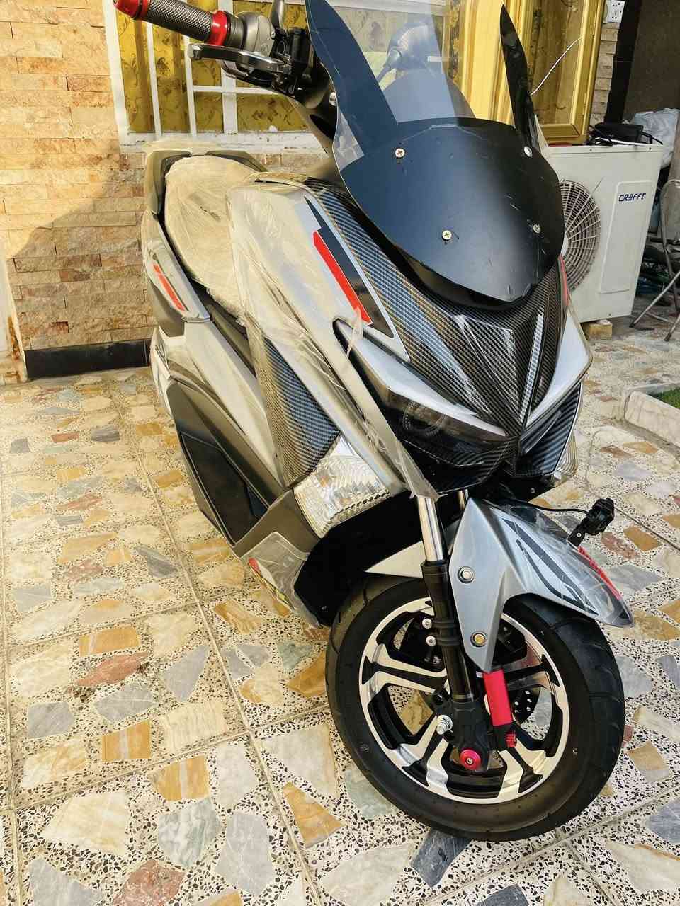 سلام عليكم 
للبيع دراجه شحن GTX
ملف 3000 نحاس حقيقي 
بطاريه 45امبير 
نضام R
3سرع
تاير امامي خلفي جديد 
بريك دسك جديد 
السعر 1375 وبي مجال 
مكان بغداد جديده 
اتصال عل رقم ***********
