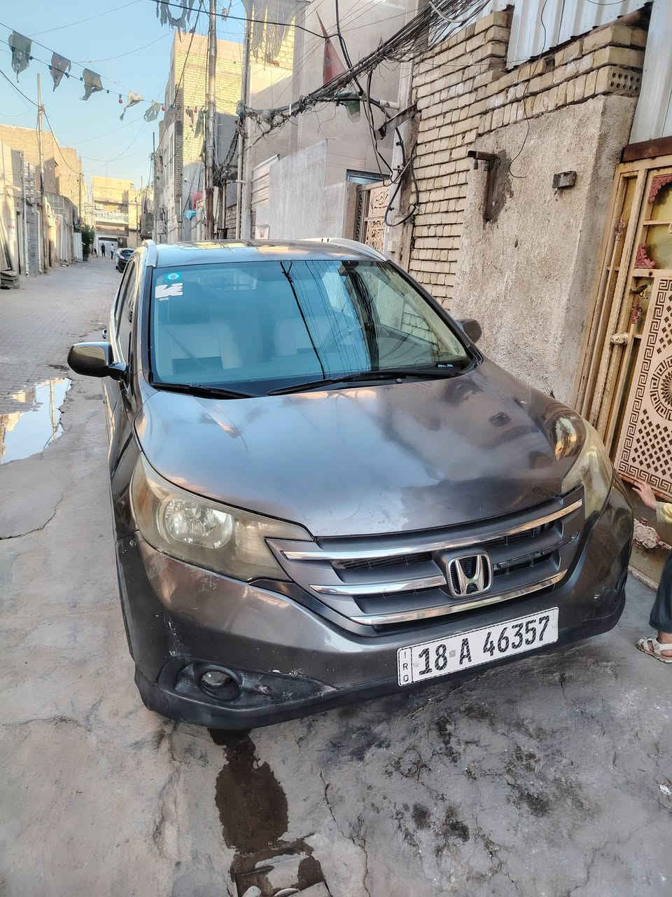 سيارة CRV للبيع موديل 14 باسمي السعر 100 موبيايلي ***********
