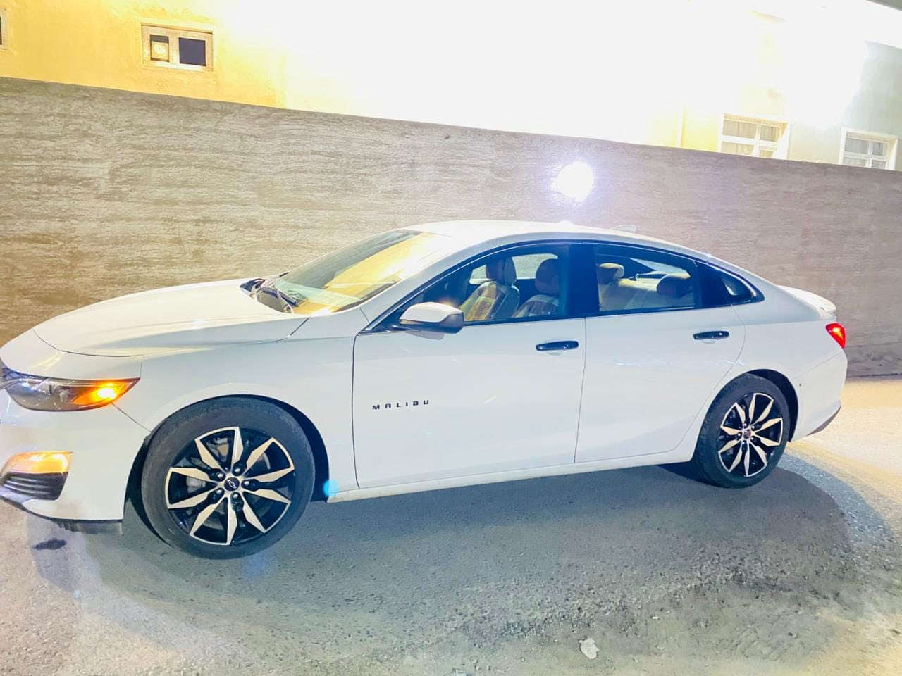 السلام عليكم 

 ماليبو موديل 22 المحرك 1500 تيربو السيارة تبديل جاملغ الايسر اصلي مع الدعامية فقط مكفولة كاملة من كلشي السيارة جديدة السعر ١٣٣ وبيها مجال تحويل ايمت ما تريد ***********
