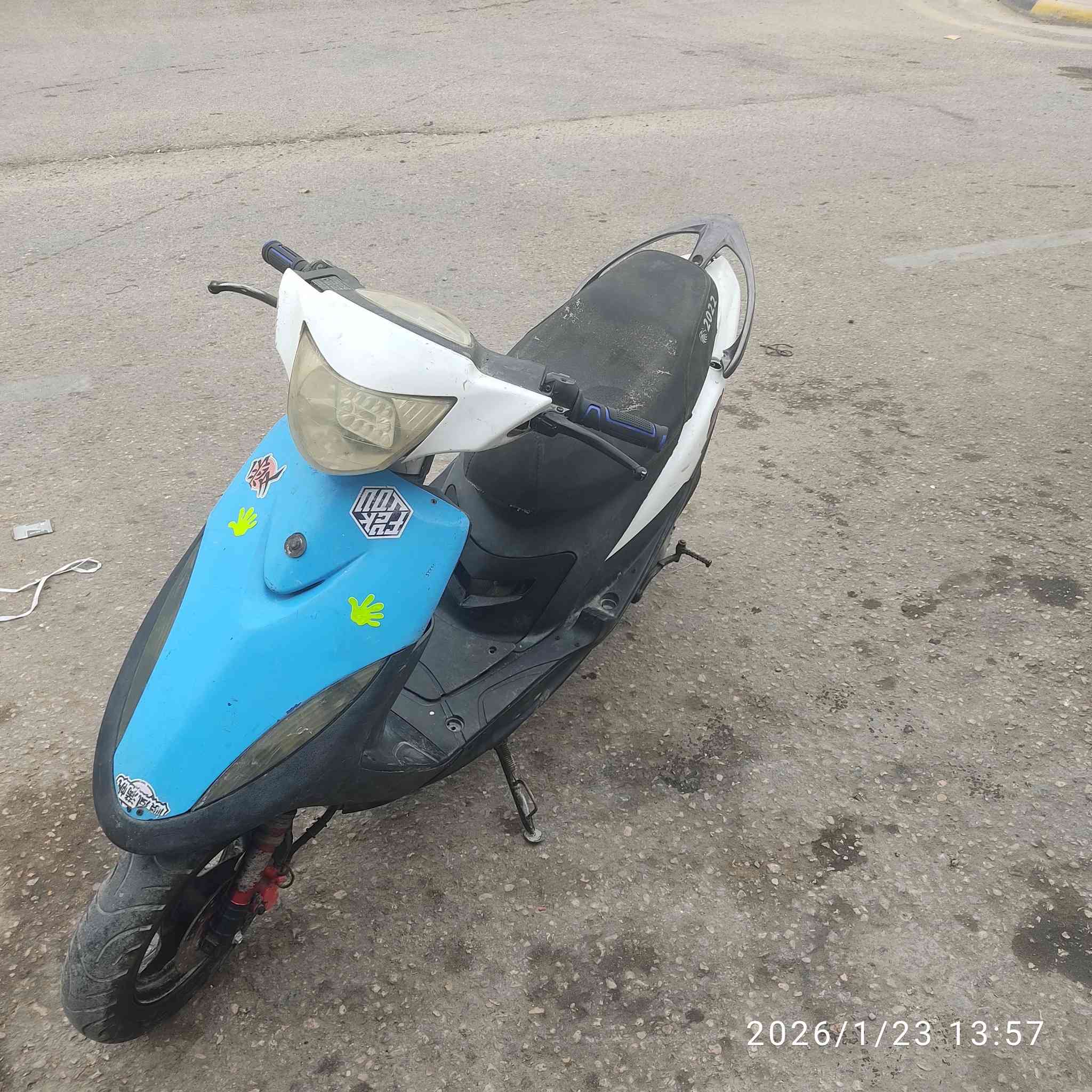 ماكس للبيع
مكينه 49 بلادية مامفتوحه 

كهربائيات كلها شغاله 
السلف شغال يرادله كارت شحن فقط 

دراجة مامحتاجه عوزها ترتيبات 

بيها صوت بالكلج الامامي على الأغلب فايبرات 

صالنصه FM

كابريته جديده 

قبضات جدد
شوته جديده 

سعر 275وبيها مجال للشراي تواصل اتصال او  خاص او واتساب

***********
