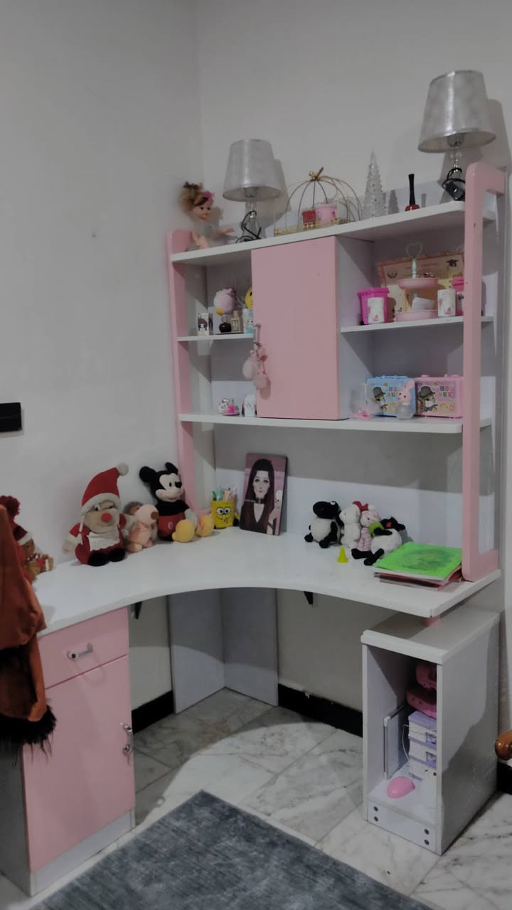 غرفه اطفال اسره عدد 2 وكنتور 3 فردات ومكتبه وكرسي للبيع ب500 الف  وبيها مجال مكاني ابو غريب خلف بانزين خانه جوهره عدنان اي استفسار  ***********
