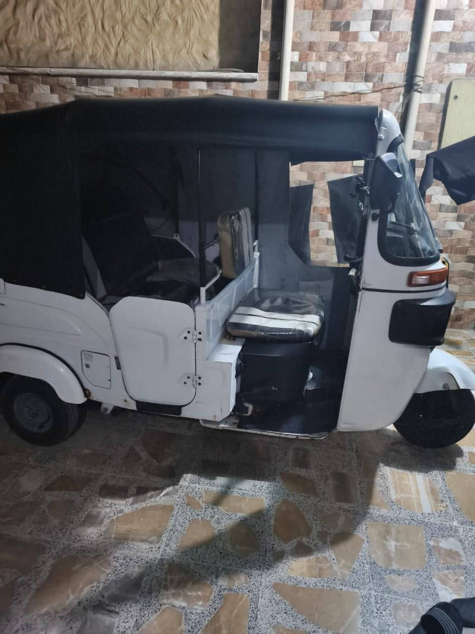 السلام عليكم تكتك موديل 2021 سنويه بسمي  للبيع تكتك خير من الله مكفوله من الضربه والصبغ بيه طخة خفيفه يم البك لايت جاهزه من كلشي كبل تشتغل بيه سعره800و7ملاين بيه مجال قليل حك الجيه  مكاني بغداد العبيدي رقمي ***********
