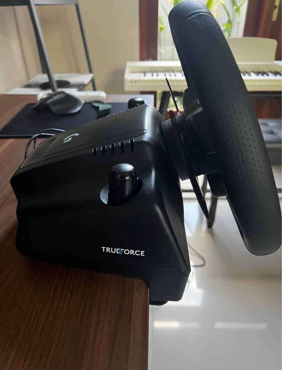 logitech g923 full full
ger ji yel dgel 
xas bo jihaze (ps4. ps5.pc) drste
jdid jdide 
j almaniya mn inaye  hemi tsht dgeln

mshteri bi risaleke freke xas 
yan telefone bke

s3r . 275$ 

*********** زاخو, دهوك
