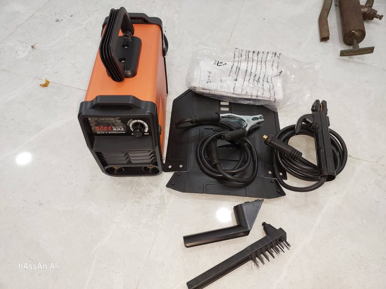 مكينة لحيم للبيع جديده غير مستخدمه مع كامل ملحقاتها السعر ٥٥ الف مكاني بصره جمهورية 
***********

للبيع مايكرويف شركه كينوود العالميه انشاء ياباني تجميع صيني نضيف 95% مع ملحقات كامله سعر 180وبي مجال
مكاني بصرة جمهورية

طباخ للبيع ماركه جامبو نضيف كلش اصليه باب اول اي نقص مابي سعر 280 وبي مجال بسيط 

والأسعار بلصور
